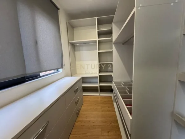 Tirane, jap me qera apartament 2+1+Aneks+Ballkon Kati 3, 150 m² 800 € (Don Bosko)