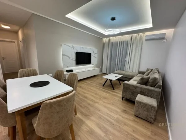 Tirane, jepet me qera apartament 2+1+Aneks+Ballkon Kati 3, 90 m² 900 € (Globe)