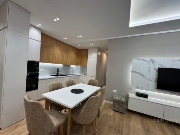 Tirane, jepet me qera apartament 2+1+Aneks+Ballkon Kati 3, 90 m² 900 € (Globe)