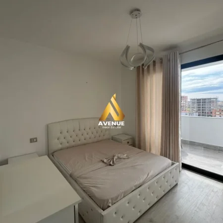 Tirane, jepet me qera apartament 1+1+Ballkon Kati 4, 70 m² 500 € (sokrat miho)