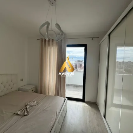 Tirane, jepet me qera apartament 1+1+Ballkon Kati 4, 70 m² 500 € (sokrat miho)