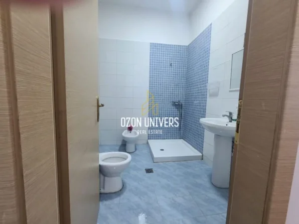 Tirane, jepet me qera apartament 1+1 Kati 9, 60 m² 400 € 