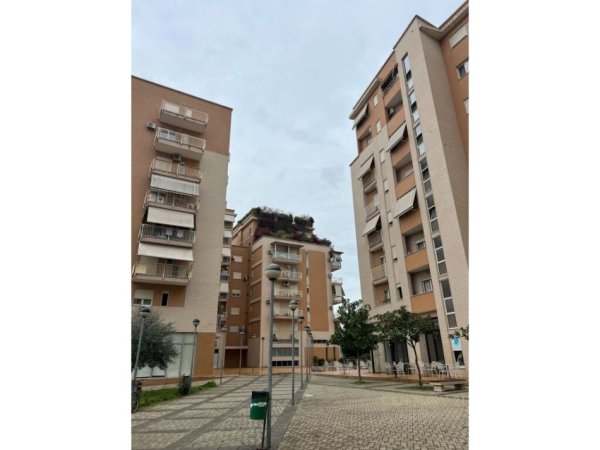 Tirane, jepet me qera zyre Kati 6, 163 m² 1.300 € (Don Bosko)