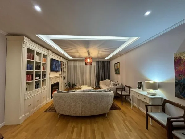 Tirane, shitet apartament 3+1+Aneks+Ballkon Kati 3, 172 m² 360.000 € (Kopshti Botanik)