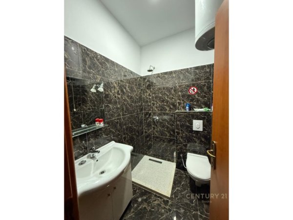Tirane, jepet me qera zyre Kati 2, 140 m² 850 € (Myslym Shyri)