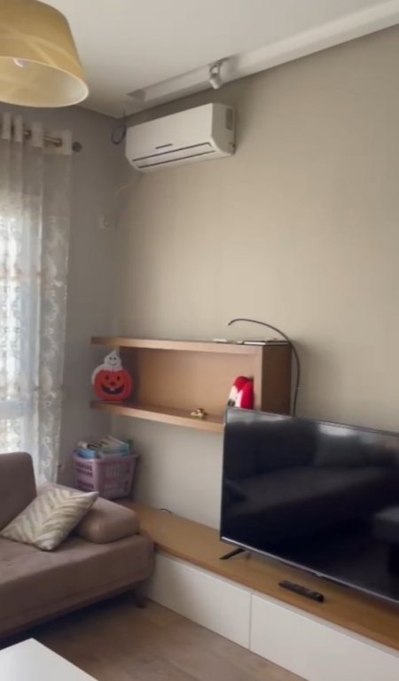 Tirane, shitet apartament 1+1+Ballkon Kati 5, 82 m² 170.000 € (Kopshti Botanik)
