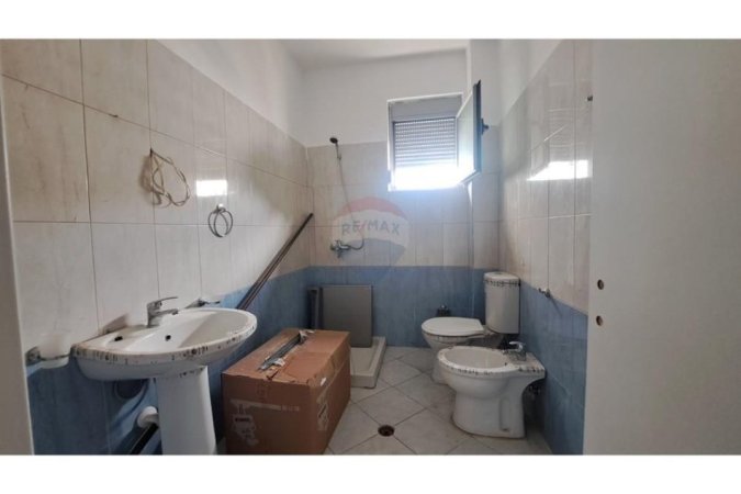 Vlore, shitet apartament 1+1+Ballkon Kati 8, 77 m² 107.000 € (Blv.Ismail Qemali)