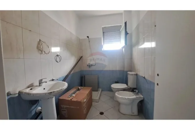 Vlore, shitet apartament 1+1+Ballkon Kati 8, 77 m² 107.000 € (Blv.Ismail Qemali)