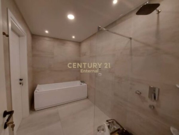 Tirane, jepet me qera Vile 3 Katshe Kati 3, 400 m² 3.000 € (Rezidenca ELYSIUM)