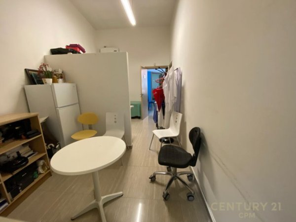 Tirane, shes ambjent biznesi Kati 1, 136 m² 320.000 € (Materniteti i Ri)