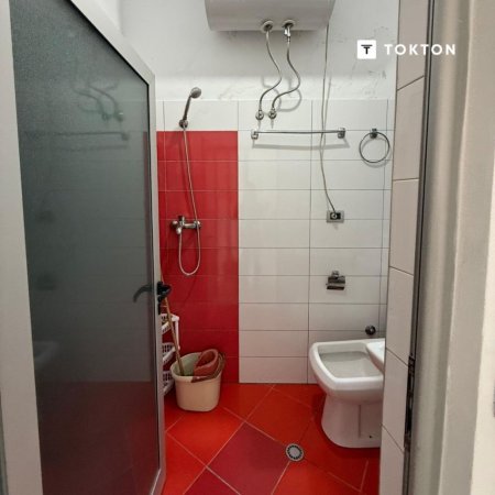 Tirane, jepet me qera Kati -1, 90 m² 700 € (Rruga e Kokonozëve)