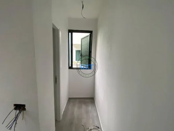 Durres, shitet apartament 2+1 Kati 0, 76 m² 100.000 € 
