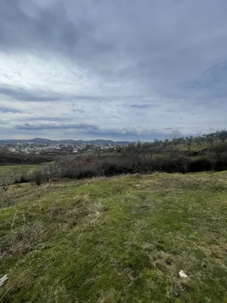 Tirane, shes toke , 5.100 m² 612.000 € (Farke)