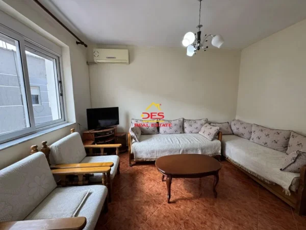 Vlore, shitet apartament 1+1+Ballkon Kati 2, 52 m² 60.000 € (Rruga Fejzo Mema)