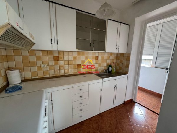 Vlore, shitet apartament 1+1+Ballkon Kati 2, 52 m² 60.000 € (Rruga Fejzo Mema)