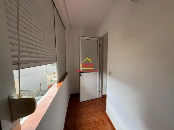 Vlore, shitet apartament 1+1+Ballkon Kati 2, 52 m² 60.000 € (Rruga Fejzo Mema)