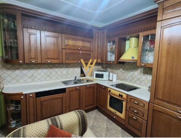 Tirane, jepet me qera apartament 1+1+Ballkon Kati 3, 50 m² 550 € (RRUGA E KAVAJES)