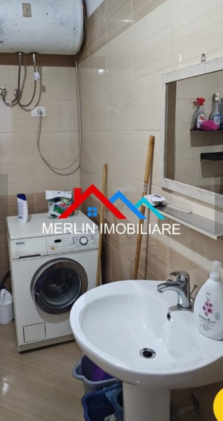 Tirane, jepet me qera apartament 1+1+Ballkon Kati 6, 63 m² 400 € (RRUGA VELI DEDI)