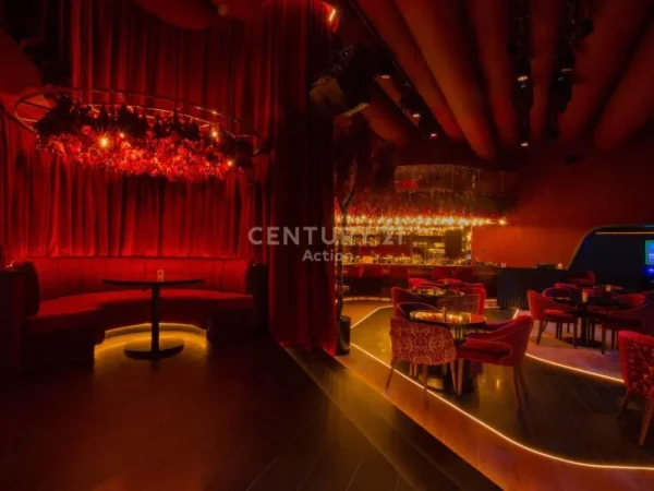 Tirane, shes bar-kafe , 100 m² 565.000 € (Bulevardi "Zogu i Parë")