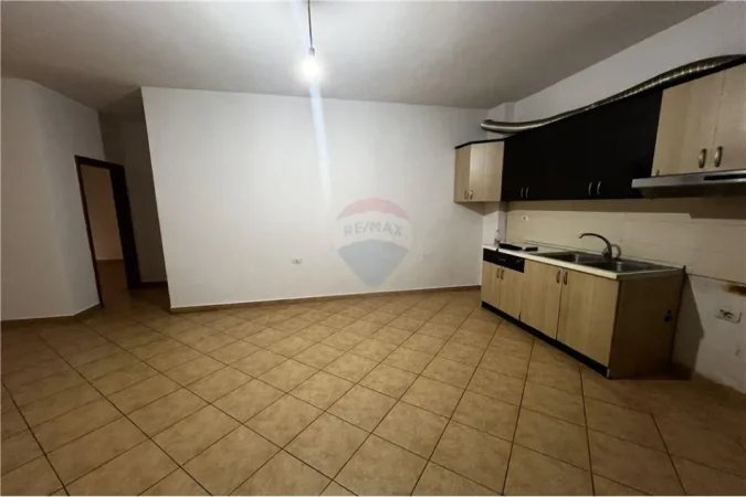Vlore, shitet apartament 3+1+Ballkon Kati 2, 135 m² (Hasan Kushta)