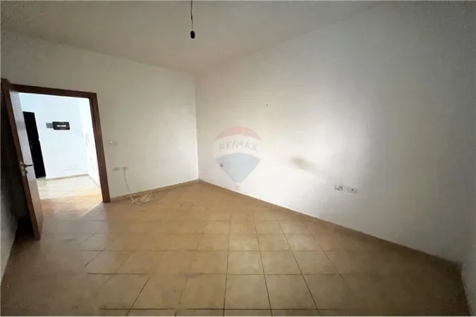 Vlore, shitet apartament 3+1+Ballkon Kati 2, 135 m² (Hasan Kushta)