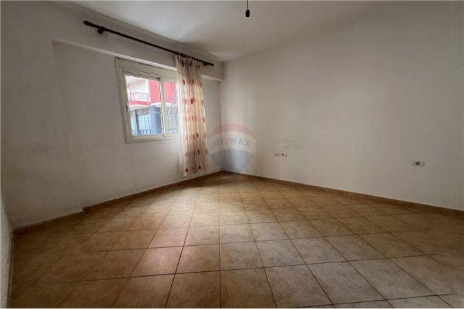 Vlore, shitet apartament 3+1+Ballkon Kati 2, 135 m² (Hasan Kushta)