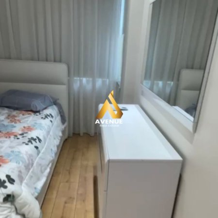Tirane, jepet me qera apartament 1+1+Ballkon Kati 5, 75 m² 700 € (pjeter budi)