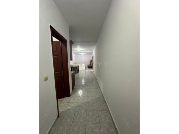 Tirane, shitet apartament 2+1+Ballkon Kati 4, 100 m² 140.000 € (laprake)