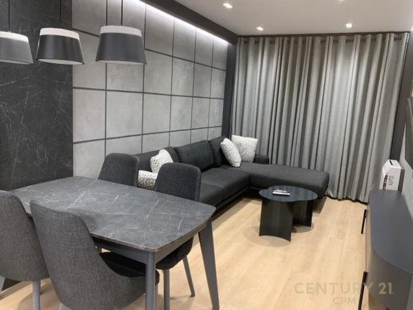 Tirane, jepet me qera apartament 1+1+Aneks+Ballkon Kati 4, 55 m² 1.000 € (Rruga Kavajes)
