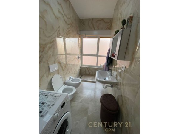 Tirane, shes apartament 1+1 Kati 7, 67 m² 112.000 € (Ali Demi)