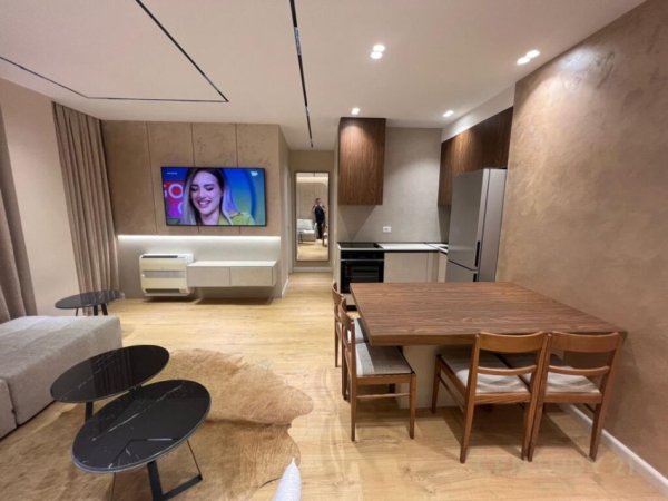 Tirane, jepet me qera apartament 2+1+Aneks+Ballkon Kati 6, 90 m² 1.650 € (Qender)
