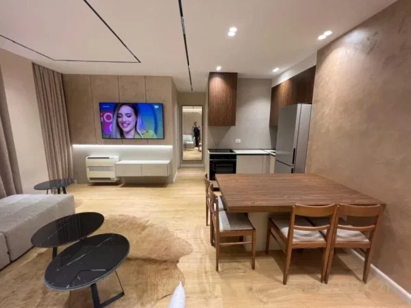 Tirane, jepet me qera apartament 2+1+Aneks+Ballkon Kati 6, 90 m² 1.650 € (Qender)