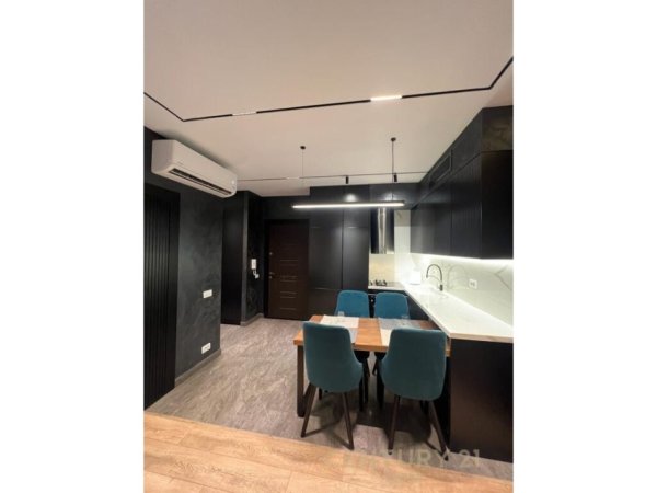 Tirane, jepet me qera apartament 2+1+Aneks+Ballkon Kati 4, 75 m² 1.400 € (Rruga e Barrikadave)