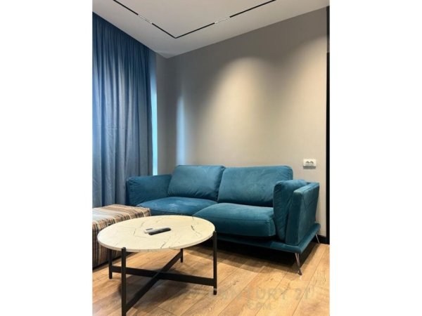 Tirane, jepet me qera apartament 2+1+Aneks+Ballkon Kati 4, 75 m² 1.400 € (Rruga e Barrikadave)