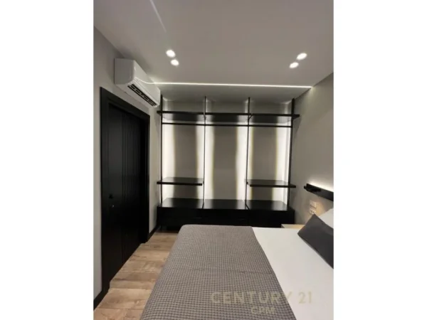 Tirane, jepet me qera apartament 2+1+Aneks+Ballkon Kati 4, 75 m² 1.400 € (Rruga e Barrikadave)