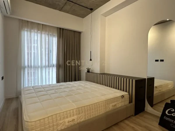 Tirane, jepet me qera apartament 1+1+Aneks+Ballkon Kati 11, 75 m² 850 € (Garde)