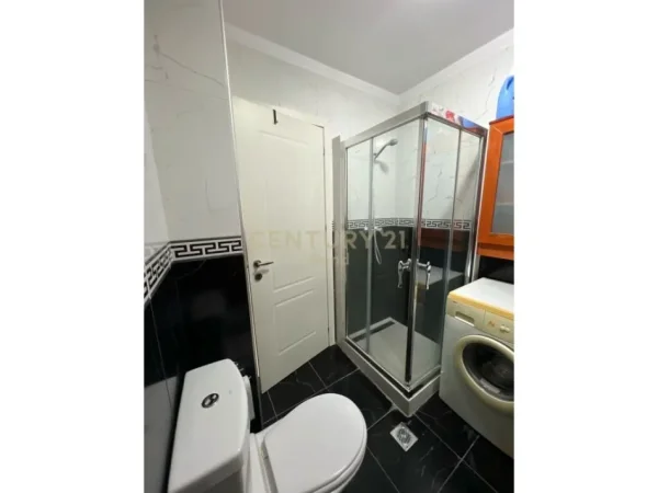 Tirane, jepet me qera apartament 2+1 Kati 5, 90 m² 800 € 