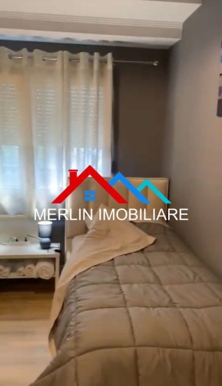 jepet me qera apartament 2+1+Ballkon Kati 7, 100 m² 900 € (STADIUMI DINAMO)