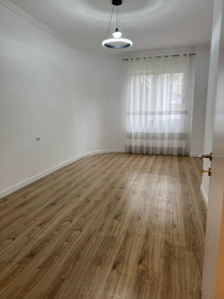 Tirane, shitet apartament 1+1+Aneks+Ballkon Kati 2, 72 m² 99.000 € (yzberisht)