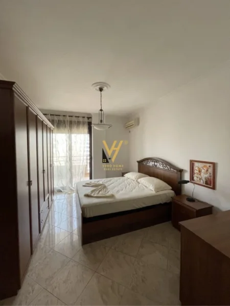 Tirane, jepet me qera apartament 2+1+Ballkon Kati 8, 145 m² 800 € (BLLOK)