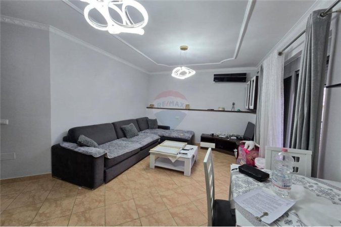 Vlore, shitet apartament 1+1+Ballkon Kati 7, 91 m² (Lungomare)
