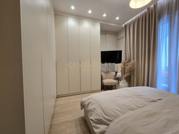 Tirane, jepet me qera apartament 1+1+Aneks+Ballkon Kati 7, 68 m² 880 € (Square 21)