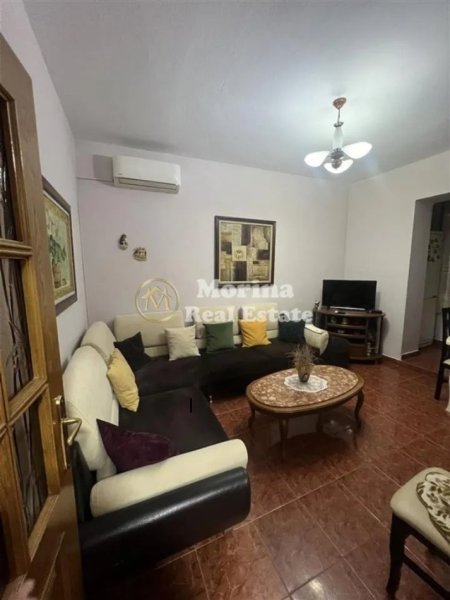 Tirane, jepet me qera apartament 2+1 Kati 1, 80 m² 500 € (Rruga Durresit)