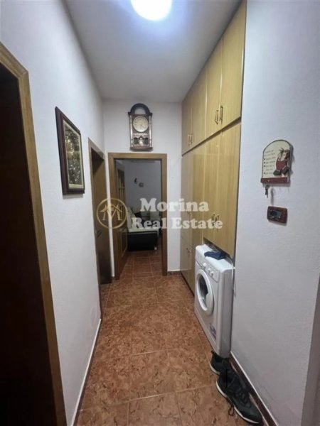 Tirane, jepet me qera apartament 2+1 Kati 1, 80 m² 500 € (Rruga Durresit)