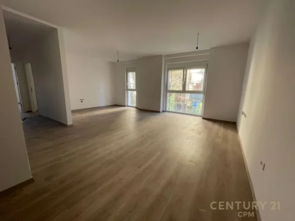 Tirane, shes ambjent biznesi Kati 1, 120 m² (Rruga elbasanir)