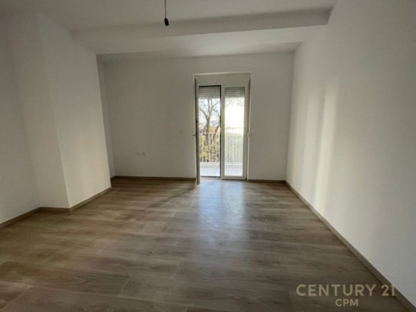 Tirane, shes ambjent biznesi Kati 1, 120 m² (Rruga elbasanir)