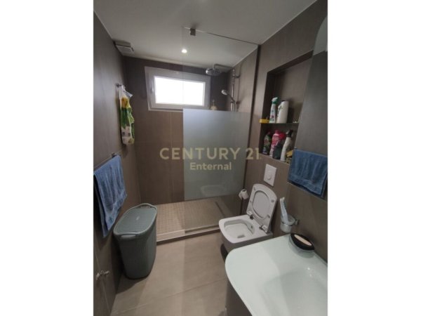 Tirane, jepet me qera apartament 2+1+Aneks+Ballkon Kati 2, 90 m² 750 € (21 dhjetori)