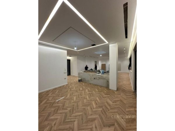 Tirane, jepet me qera zyre Kati 10, 160 m² 2.500 € (Delijorgji)
