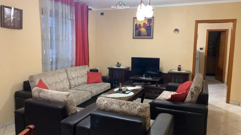Tirane, jap me qera 2+1 Kati 3, 80 m² 500 € (rruga bardhyl)
