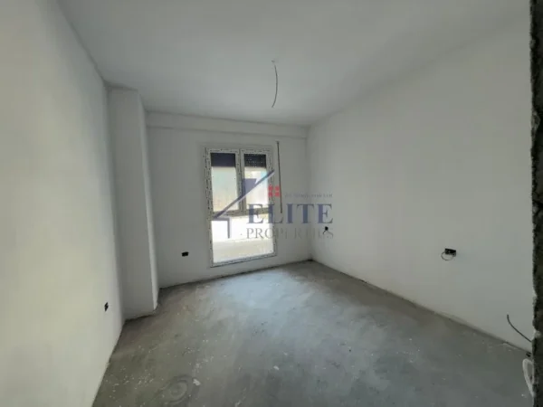 Tirane, shitet apartament 2+1+Ballkon Kati 6, 112 m² 111.840 € (Paskuqan)